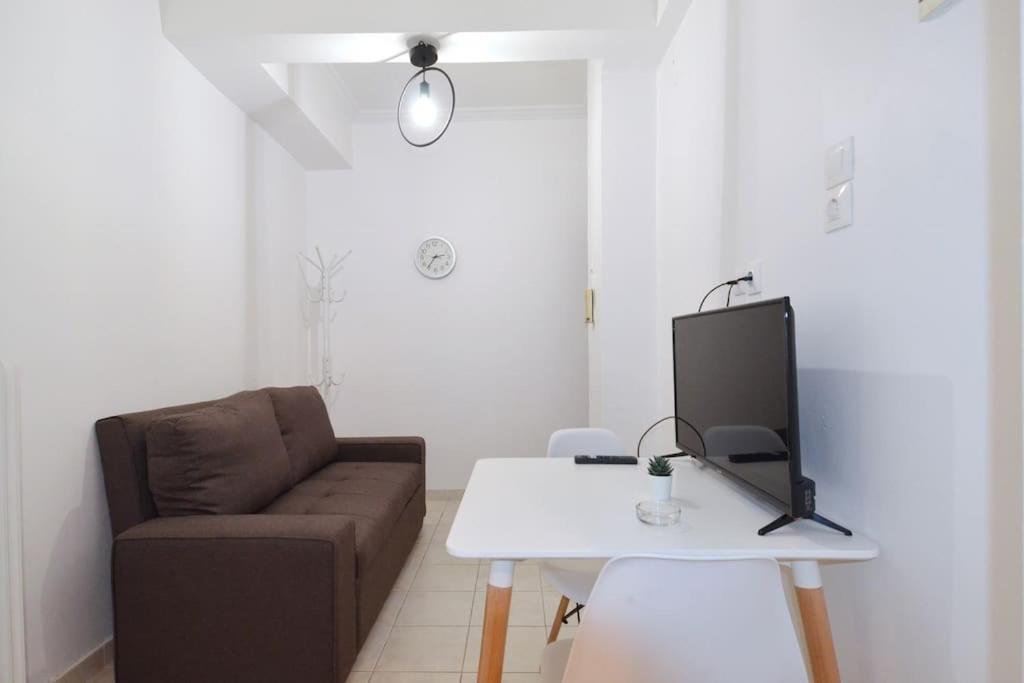 Minimal Apartment At The Foot Of The Odeon Of ... 雅典 外观 照片